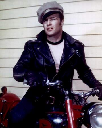 Jamais un motard n'aura été aussi sexy que Johnny Strabler dans "L’Équipée sauvage" (1953)