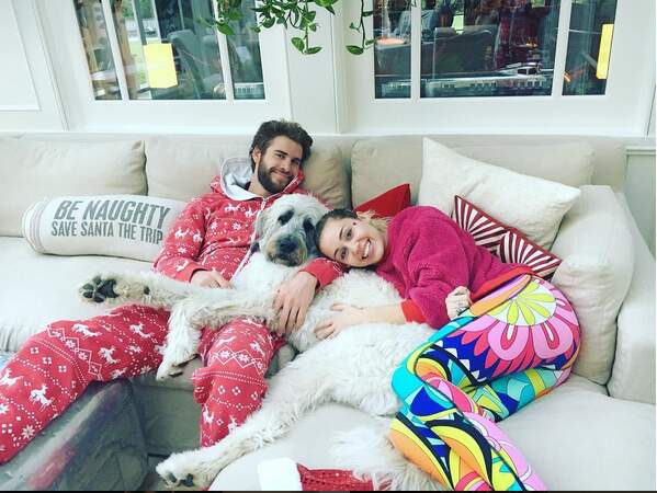 Liam Hemsworth et Miley Cyrus étaient trop mignons en pyjama de Noël