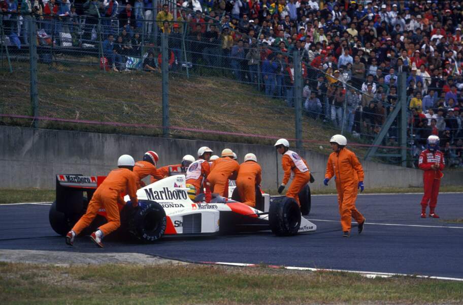 Les deux pilotes s'accrochent lors du Grand Prix du Japon en 1989