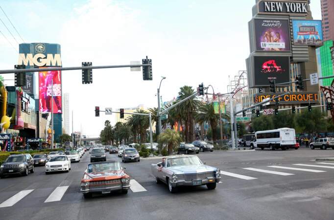 Qu'importe le décalage horaire, c'est l'heure de faire un tour en Cadillac décapotable sur les boulevards de Vegas.