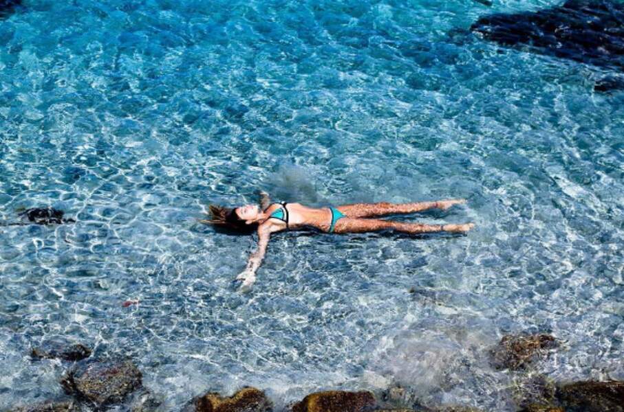 Comme un poisson dans l'eau : Thylane Blondeau en Corse. 