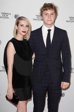 Les acteurs Emma Roberts et Evan Peters (American Horror Story), de nouveau ensemble. 