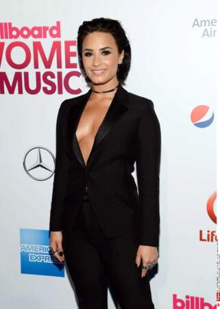 Demi Lovato n'a toujours pas retrouvé son soutien-gorge