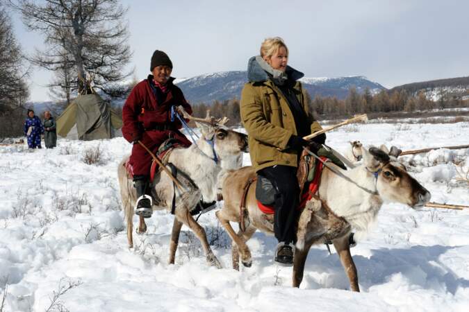 RENDEZ VOUS EN TERRE INCONNUE - Frederic LOPEZ emmene Virginie EFIRA partager le quotidien des Tsaatans en Mongolie