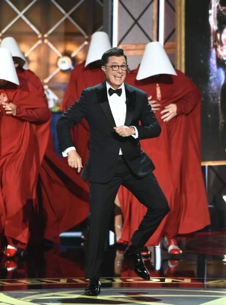 Stephen Colbert va danser avec des servantes écarlates