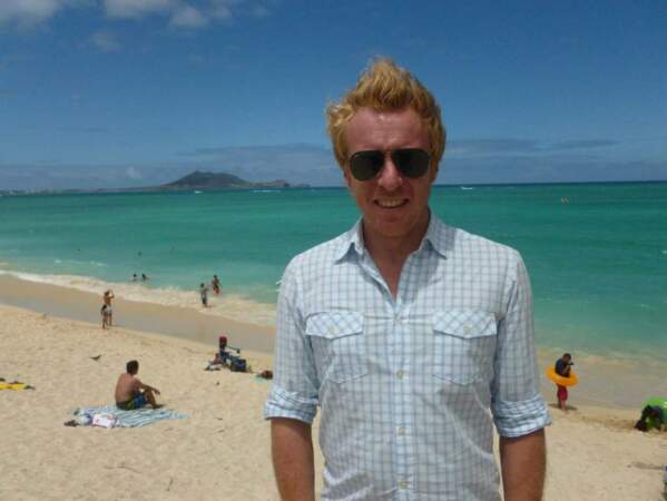 ... là sur la plage d'Honolulu (Hawaï). Dur métier