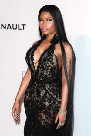 La pulpeuse Nicki Minaj, fière de ses courbes