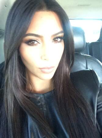 Kim Kardashian se la joue solo. Enfin, pas tout le temps...