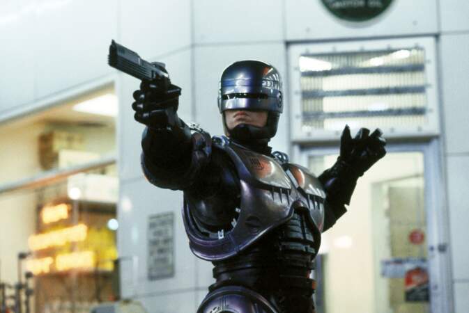 Mi-robot, mi-humain, Robocop (1987) a tout du flic parfait !