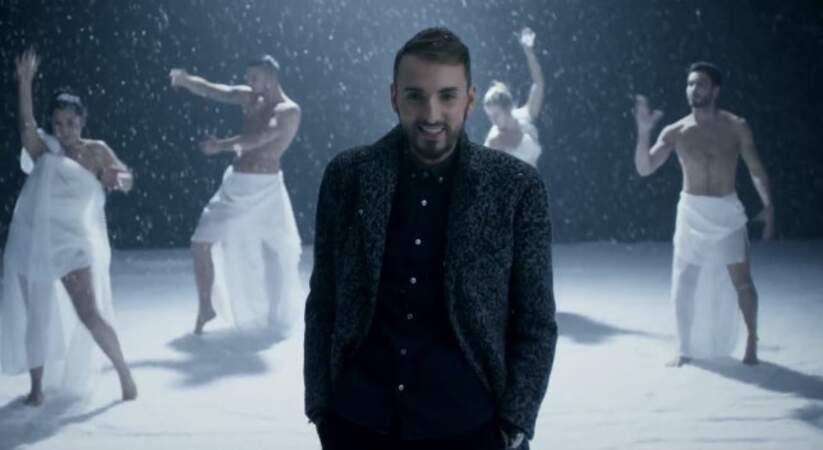 Christophe Willem dans le clip de son titre "L'été en hiver", extrait de son dernier album sorti fin 2014