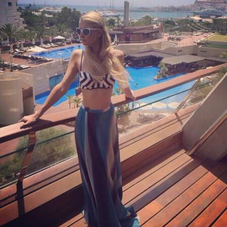 Paris Hilton, sexy à Ibiza