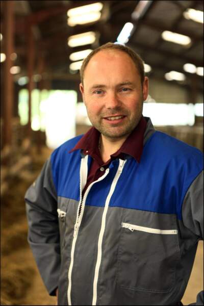Damien, 36 ans, éleveur de vaches laitières et allaitantes.
