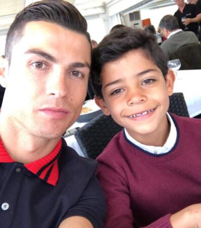 Déjeuner père-fils pour les Ronaldo. 