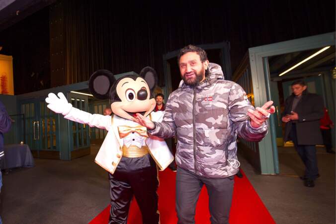 Cyril Hanouna a trouvé un nouveau meilleur ami : Mickey !