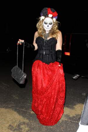 Inspirés par le costume du jour des morts d'Hilary Duff, peut-être ?