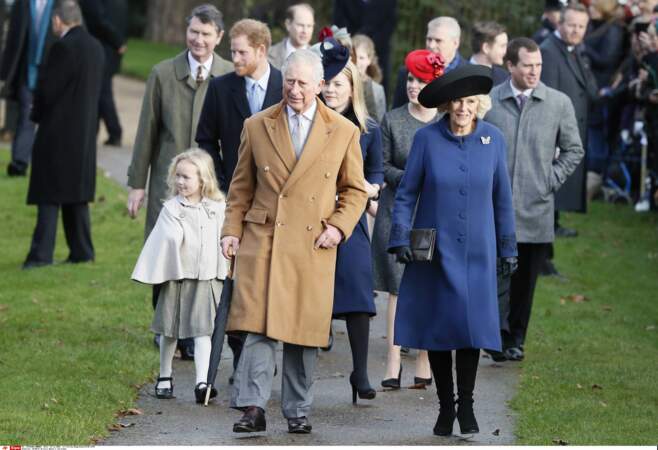 De son côté, la famille royale menée par Charles et Camilla a assisté à l'office à Sandringham