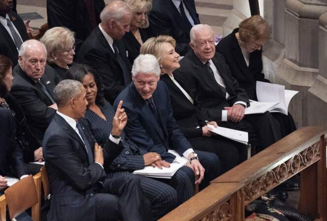Les anciens présidents démocrates Barack Obama et Bill Clinton, complices