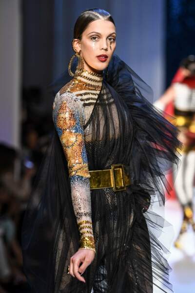 Iris défile pour la collection Jean-Paul Gaultier Haute Couture automne-hiver 2017-2018 en juillet 2017 à Paris