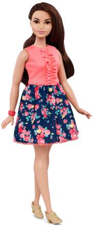 Début 2016, révolution : Mattel présente trois nouvelles poupées : une plus ronde...