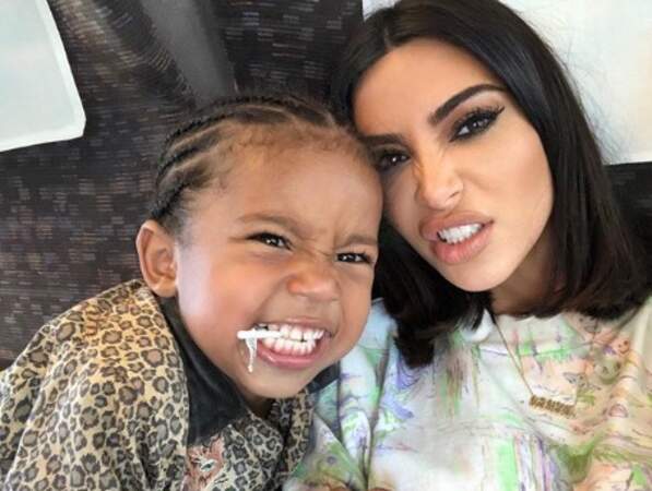 C'était l'heure des grimaces pour Kim Kardashian et son petit Saint. 