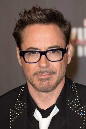 Robert Downey Jr. fait son regard de braise...