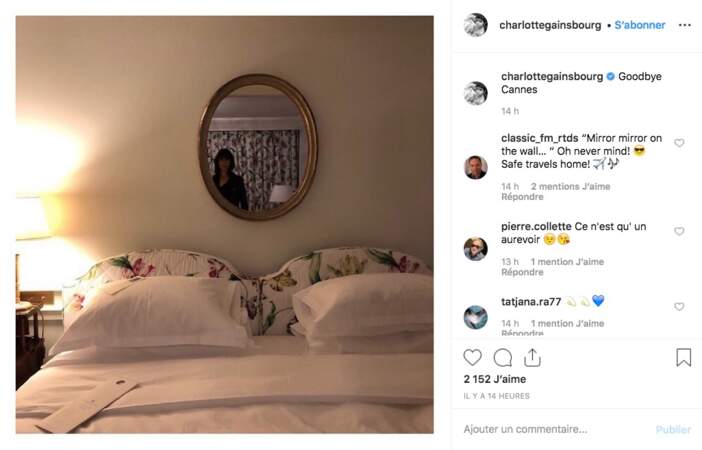 Charlotte Gainsbourg se cache dans sa chambre d'hôtel...