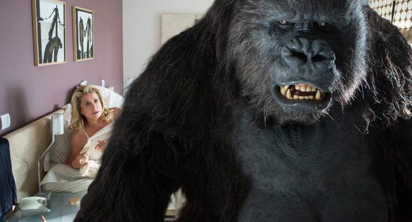 Avec un primate (bis) : Catherine Deneuve et un gorille dans Le tout nouveau testament (2015)