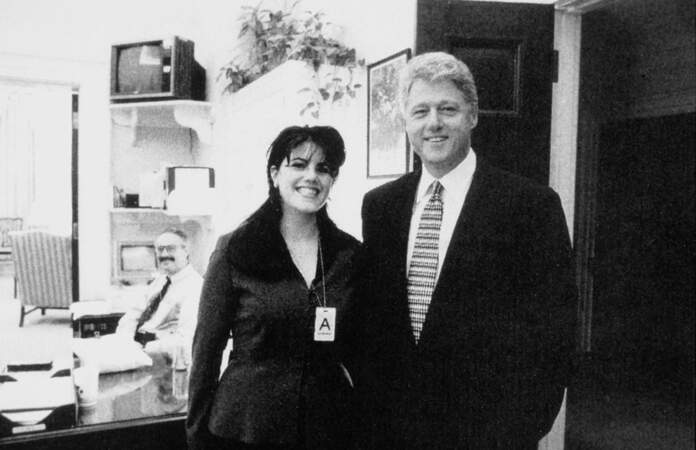 ... une "relation inconvenante" avec Monica Lewinsky, stagiaire à la Maison Blanche.
