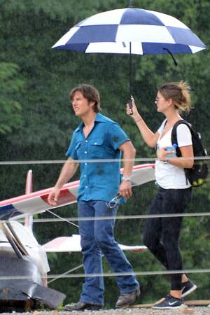 Même en tournage, Tom Cruise prend toujours soin de son brushing ! Attention à la pluie