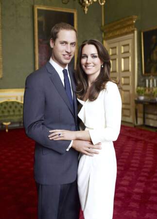 Une autre photo officielle lors des fiançailles du Prince et de la jeune femme. 