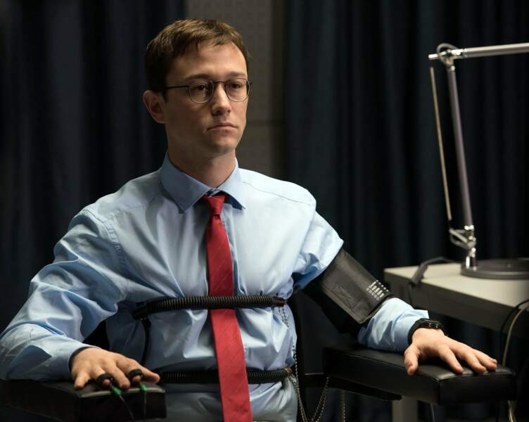 Oliver Stone raconte son histoire dans "Snowden". Joseph Gordon-Levitt incarne l'homme recherché par les USA