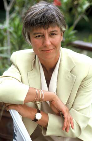 1994 : Annie Lemoine, déjà cheveux courts et gris, participe à "Combien ça coûte" (TF1)...  
