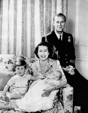 Le 15 août 1950, Charles accueille une petite sœur : Anne