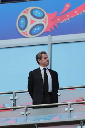 Nicolas Sarkozy, un peu seul 