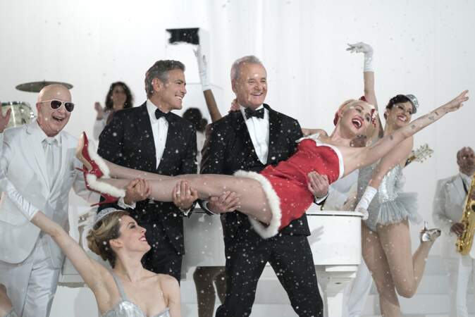 George Clooney et Bill Murray ont-ils besoin d'être deux pour porter Miley Cyrus ?
