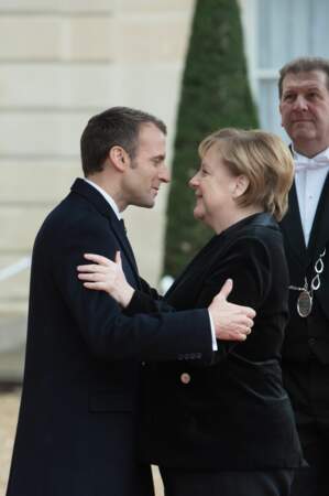 Emmanuel Macron visiblement très heureux de retrouver Angela Merkel