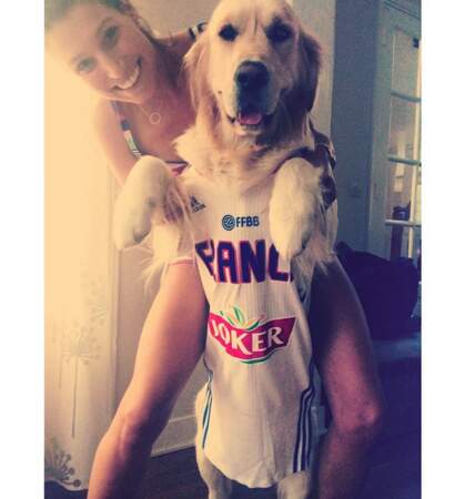 Laury Thilleman est fan de basket, son chien aussi !!