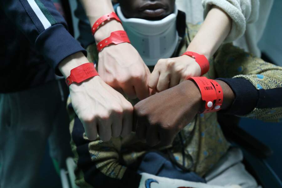 Après de très bonnes audiences, "Les bracelets rouges" se porteront de nouveau pour une deuxième saison sur TF1.