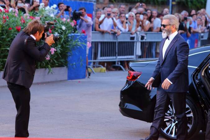 Arrivée remarquée de Mel Gibson sur tapis rouge