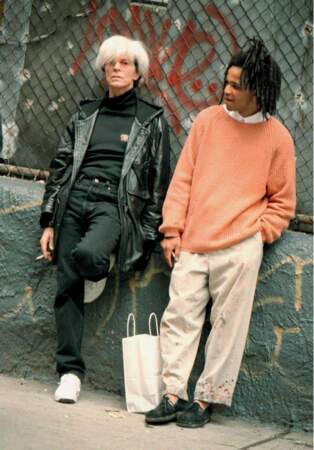 Sous les traits et la perruque d'Andy Warhol dans Basquiat en 1995