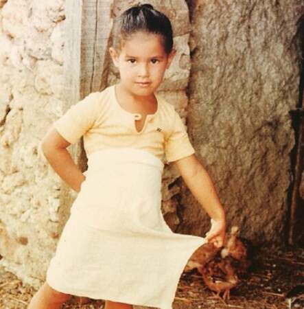 Ça c'est Elisa Tovati quand elle était enfant. 
