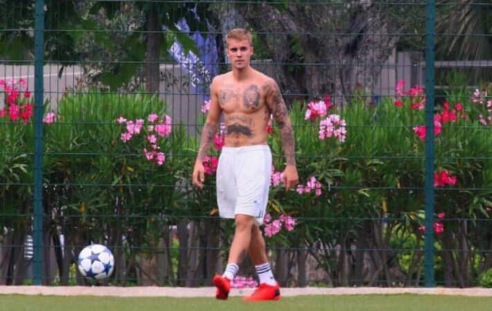 Justin Bieber grand sportif ? Il s'essaye au football ! 