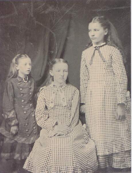 Les soeurs Ingalls : Carrie, Mary et Laura