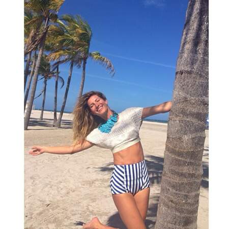 Sur son Instagram, il y a beaucoup de photos d'elle à la plage.