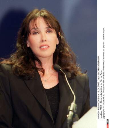Présidente d'honneur du jury du Festival du film de Paris en 2002