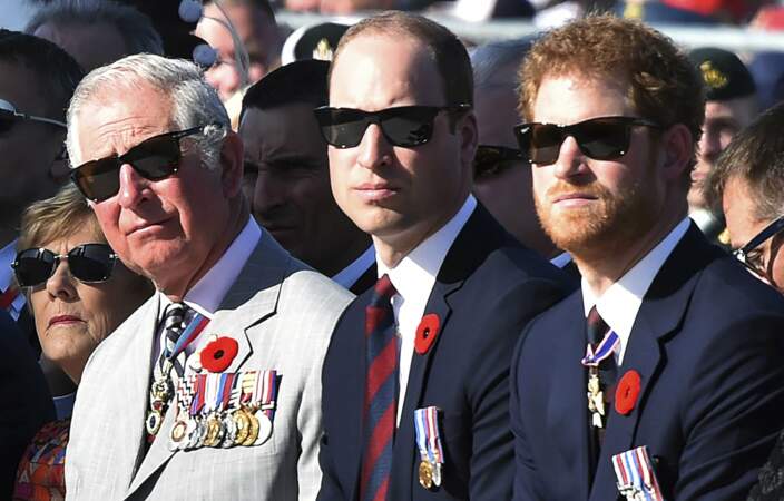 Le Duc de Sussex , le Duc de Cambridge et Le Prince de Galles assistent à une cérémonie commémorative. en 2017.
