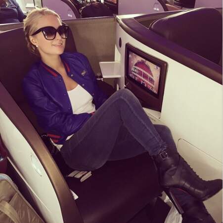 Paris Hilton, passion photo dans l'avion !