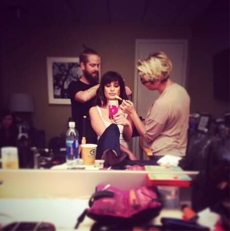 Et Lea Michele en pleine séance maquillage !