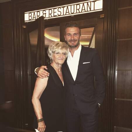 Trop mignon : David Beckham et sa maman.