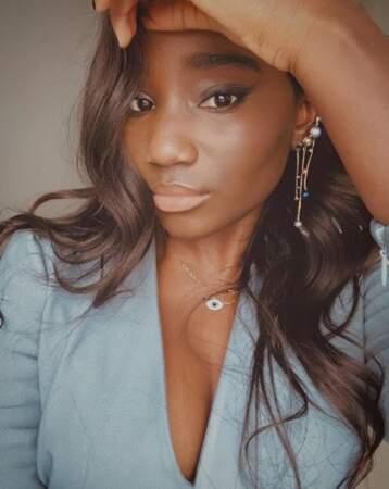 On se quitte sur ce selfie de la sublime actrice Karidja Touré. 
